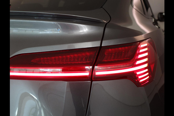Audi e-tron Sportback 55 quattro S edition 95 kWh 408pk | Panoramadak | Afneembare trekhaak | Matrix Led koplampen | Parkeer camera achter