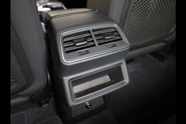 Audi e-tron Sportback 55 quattro S edition 95 kWh 408pk | Panoramadak | Afneembare trekhaak | Matrix Led koplampen | Parkeer camera achter