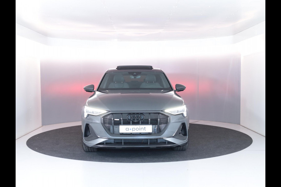 Audi e-tron Sportback 55 quattro S edition 95 kWh 408pk | Panoramadak | Afneembare trekhaak | Matrix Led koplampen | Parkeer camera achter