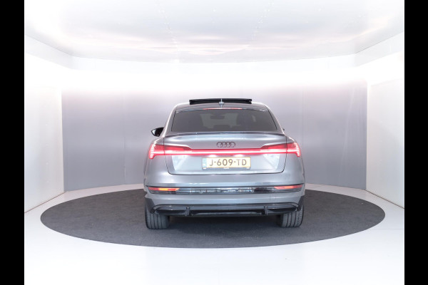 Audi e-tron Sportback 55 quattro S edition 95 kWh 408pk | Panoramadak | Afneembare trekhaak | Matrix Led koplampen | Parkeer camera achter