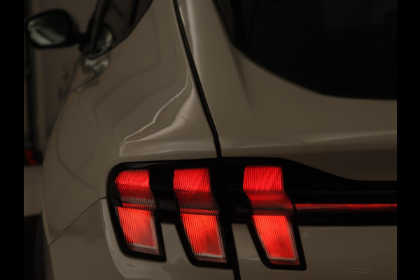 Ford Mustang Mach-E RWD 75 kWh | Trekhaak | Leder | Stoel & stuurverwarming | B&O Sound | 360 Camera | Adaptive cruise | Keyless | Full LED | Navigatie