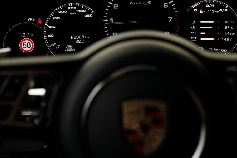 Porsche Panamera Sport Turismo 4.0 Turbo S E-Hybrid Pano Burmester Keramisch Sportstoelen