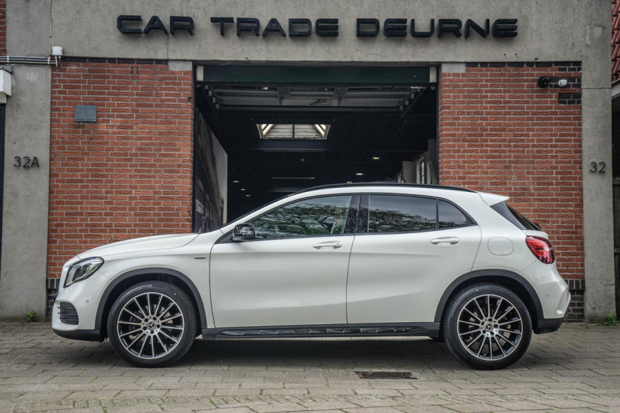 Mercedes-Benz GLA 220 4MATIC AMG Line Pano / Camera / Keyless Mercedes-Benz GLA 220 4MATIC AMG Line Pano / Camera / Keyless
