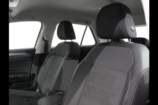 Volkswagen T-Roc 1.5 TSI 150pk DSG Style Edition Navigatie Apple Carplay/Android Auto Camera Parkeersensoren Adaptive Cruise Control Dodehoek Assistent Elektrische achterklep Stoel- en stuurverwarming Full Led Climate Control Lichtmetalen velgen