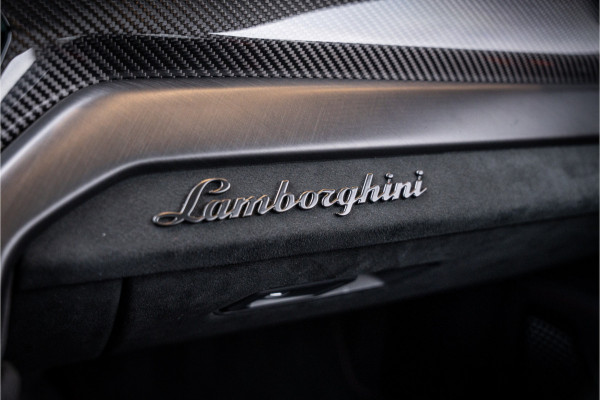 Lamborghini Urus 4.0 V8 Performante - Panorama | Full Carbon | Akrapovic | B&O Advanced | Massage