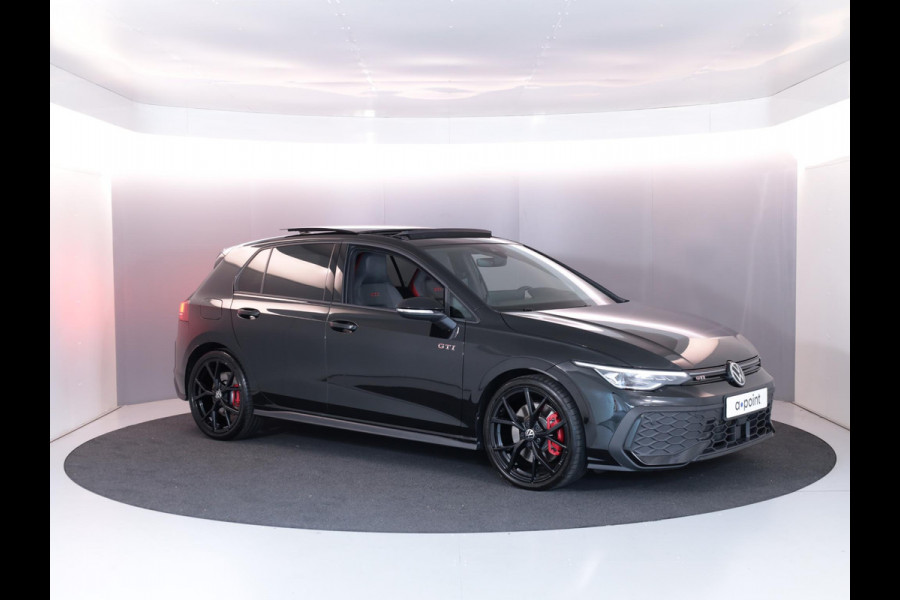 Volkswagen Golf 2.0 TSI GTI 265PK DSG | Verlengde garantie | Panorama dak | Head up Display | Blackstyle | 19"LM velgen |