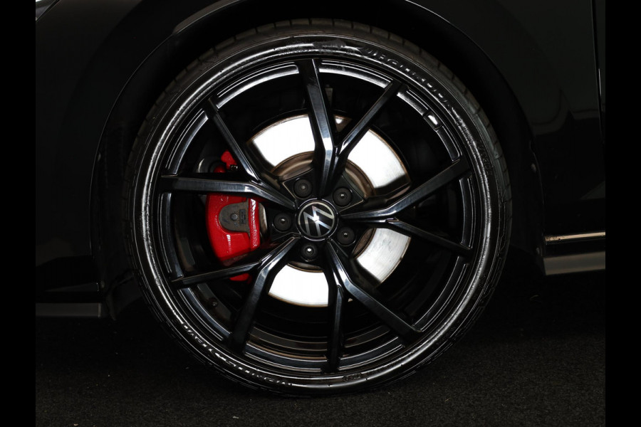 Volkswagen Golf 2.0 TSI GTI 265PK DSG | Verlengde garantie | Panorama dak | Head up Display | Blackstyle | 19"LM velgen |