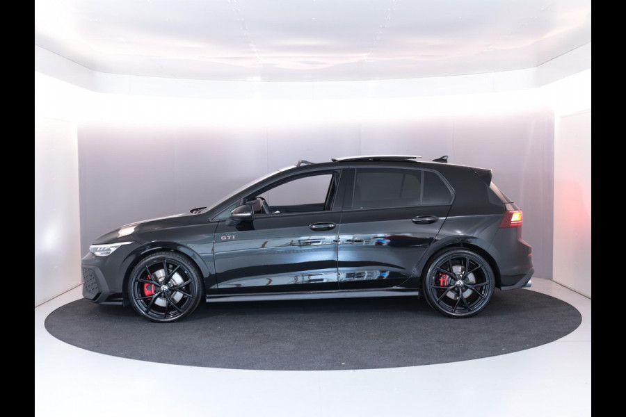 Volkswagen Golf 2.0 TSI GTI 265PK DSG | Verlengde garantie | Panorama dak | Head up Display | Blackstyle | 19"LM velgen |