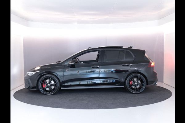 Volkswagen Golf 2.0 TSI GTI 265PK DSG | Verlengde garantie | Panorama dak | Head up Display | Blackstyle | 19"LM velgen |