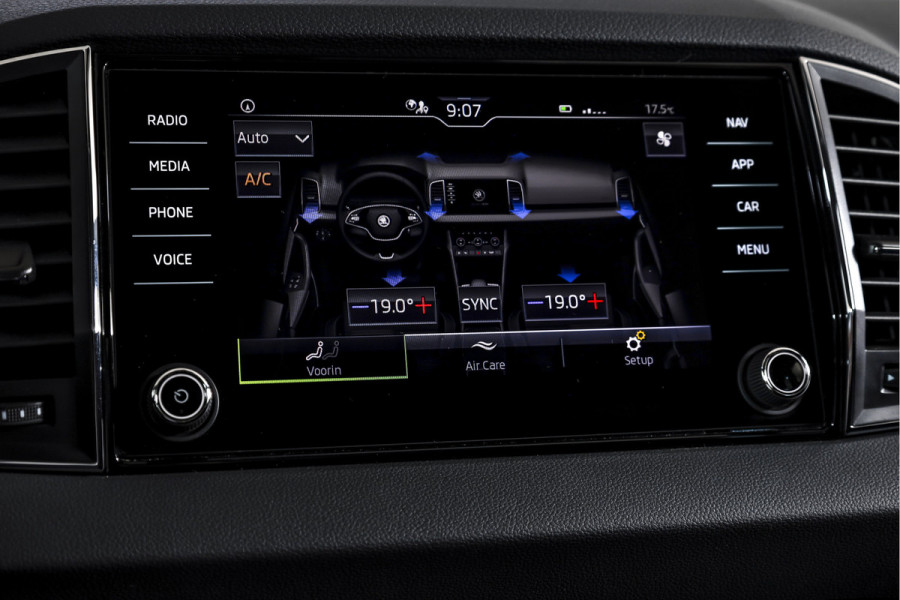 Škoda Karoq 1.5 TSI ACT 150 PK Business Edition - Automaat | Dig. Cockpit | Cruise | Stoel-+Stuurverw. | PDC | Camera | App. Connect | ECC | LED | LM 17" | 1944 Škoda Karoq 1.5 TSI ACT 150 PK Business Edition - Automaat | Dig. Cockpit | Cruise | Stoel-+Stuurverw. | PDC | Camera | App. Connect | ECC | LED | LM 17" | 1944