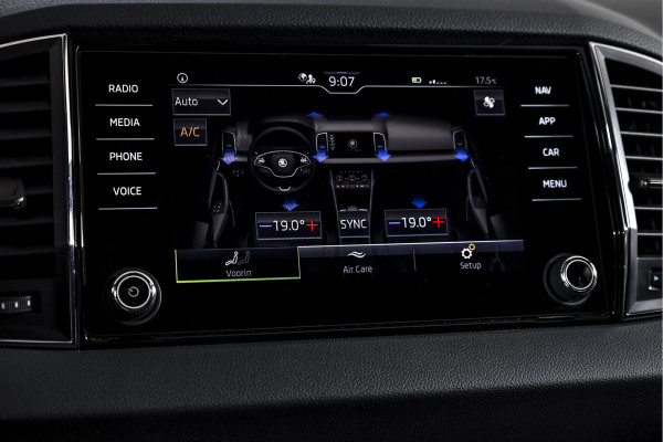 Škoda Karoq 1.5 TSI ACT 150 PK Business Edition - Automaat | Dig. Cockpit | Cruise | Stoel-+Stuurverw. | PDC | Camera | App. Connect | ECC | LED | LM 17" | 1944 Škoda Karoq 1.5 TSI ACT 150 PK Business Edition - Automaat | Dig. Cockpit | Cruise | Stoel-+Stuurverw. | PDC | Camera | App. Connect | ECC | LED | LM 17" | 1944