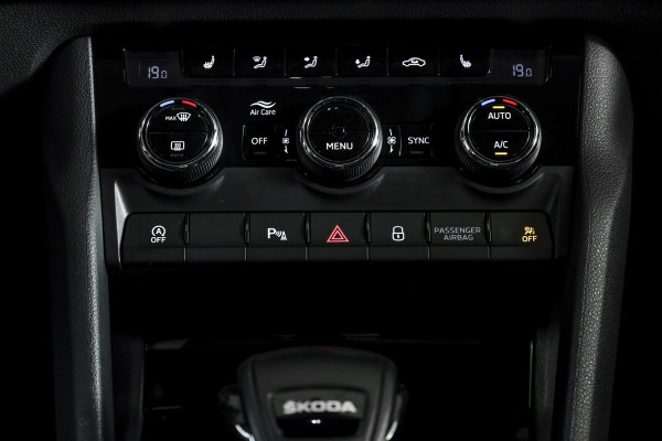 Škoda Karoq 1.5 TSI ACT 150 PK Business Edition - Automaat | Dig. Cockpit | Cruise | Stoel-+Stuurverw. | PDC | Camera | App. Connect | ECC | LED | LM 17" | 1944 Škoda Karoq 1.5 TSI ACT 150 PK Business Edition - Automaat | Dig. Cockpit | Cruise | Stoel-+Stuurverw. | PDC | Camera | App. Connect | ECC | LED | LM 17" | 1944