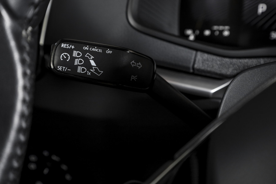 Škoda Karoq 1.5 TSI ACT 150 PK Business Edition - Automaat | Dig. Cockpit | Cruise | Stoel-+Stuurverw. | PDC | Camera | App. Connect | ECC | LED | LM 17" | 1944 Škoda Karoq 1.5 TSI ACT 150 PK Business Edition - Automaat | Dig. Cockpit | Cruise | Stoel-+Stuurverw. | PDC | Camera | App. Connect | ECC | LED | LM 17" | 1944