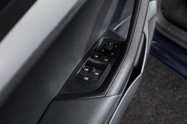 Škoda Karoq 1.5 TSI ACT 150 PK Business Edition - Automaat | Dig. Cockpit | Cruise | Stoel-+Stuurverw. | PDC | Camera | App. Connect | ECC | LED | LM 17" | 1944 Škoda Karoq 1.5 TSI ACT 150 PK Business Edition - Automaat | Dig. Cockpit | Cruise | Stoel-+Stuurverw. | PDC | Camera | App. Connect | ECC | LED | LM 17" | 1944