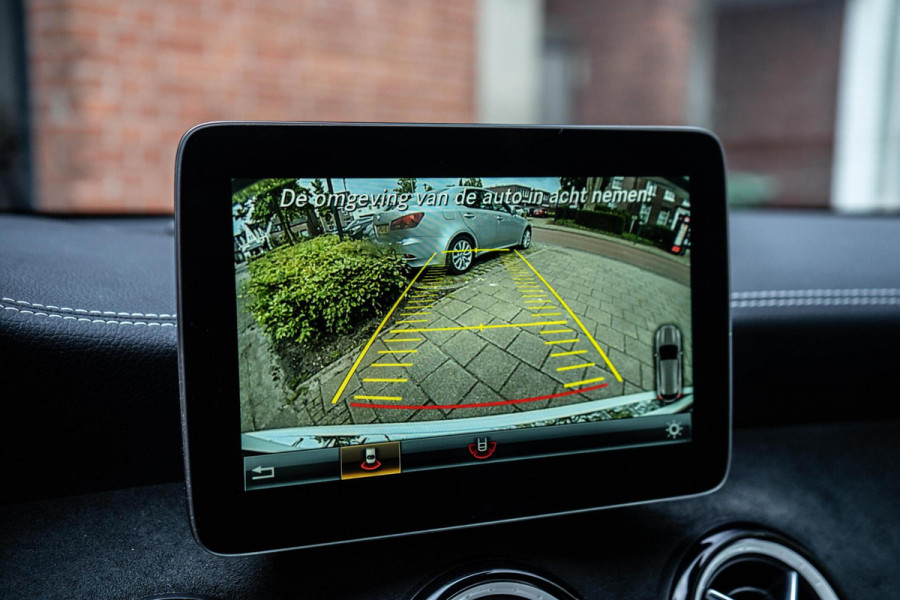 Mercedes-Benz GLA 220 4MATIC AMG Line Pano / Camera / Keyless Mercedes-Benz GLA 220 4MATIC AMG Line Pano / Camera / Keyless