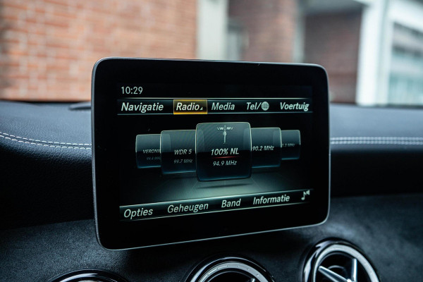 Mercedes-Benz GLA 220 4MATIC AMG Line Pano / Camera / Keyless Mercedes-Benz GLA 220 4MATIC AMG Line Pano / Camera / Keyless