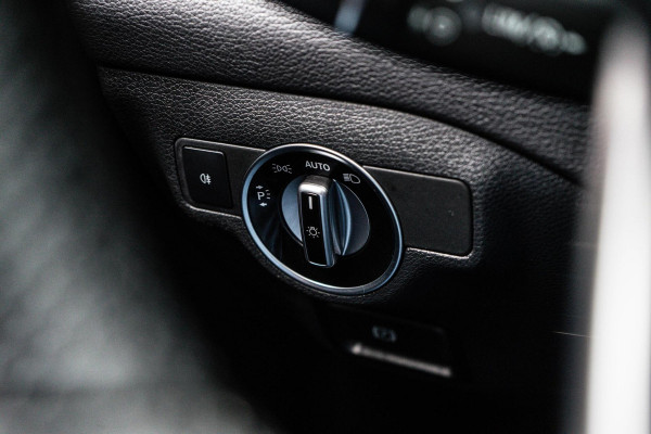 Mercedes-Benz GLA 220 4MATIC AMG Line Pano / Camera / Keyless Mercedes-Benz GLA 220 4MATIC AMG Line Pano / Camera / Keyless
