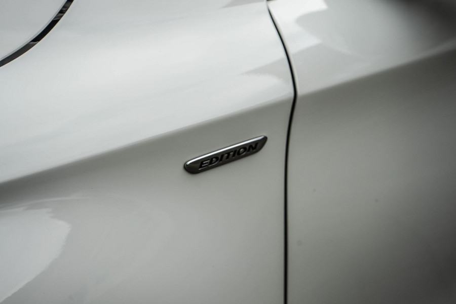 Mercedes-Benz GLA 220 4MATIC AMG Line Pano / Camera / Keyless Mercedes-Benz GLA 220 4MATIC AMG Line Pano / Camera / Keyless