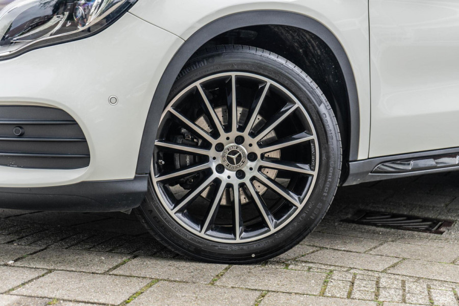Mercedes-Benz GLA 220 4MATIC AMG Line Pano / Camera / Keyless Mercedes-Benz GLA 220 4MATIC AMG Line Pano / Camera / Keyless