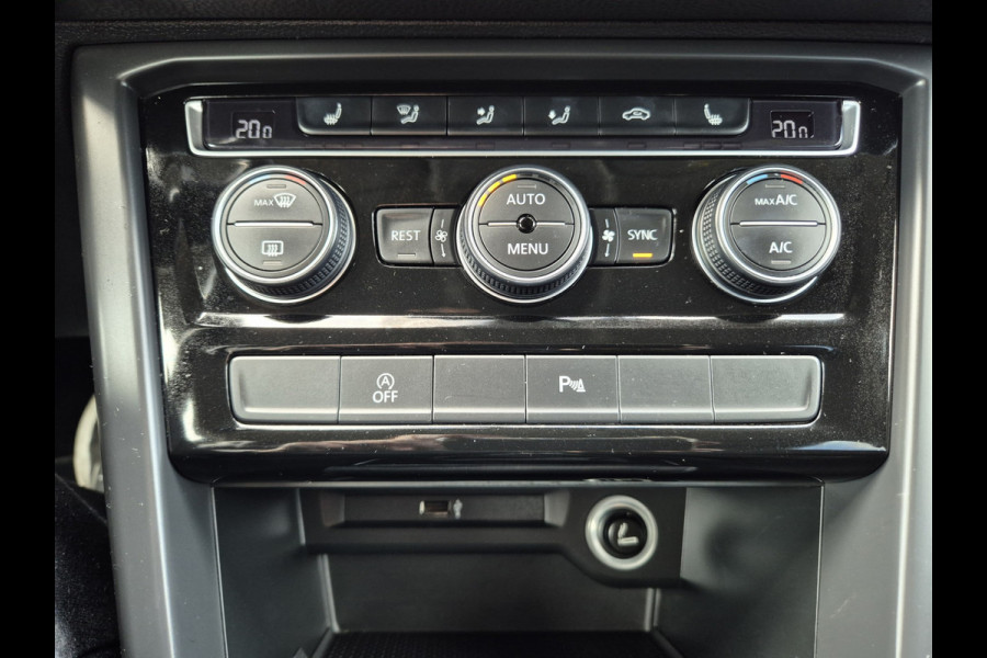 Volkswagen Touran 1.0 TSI Comfortline 7p Camera/Navigatie,parkeersensoren,