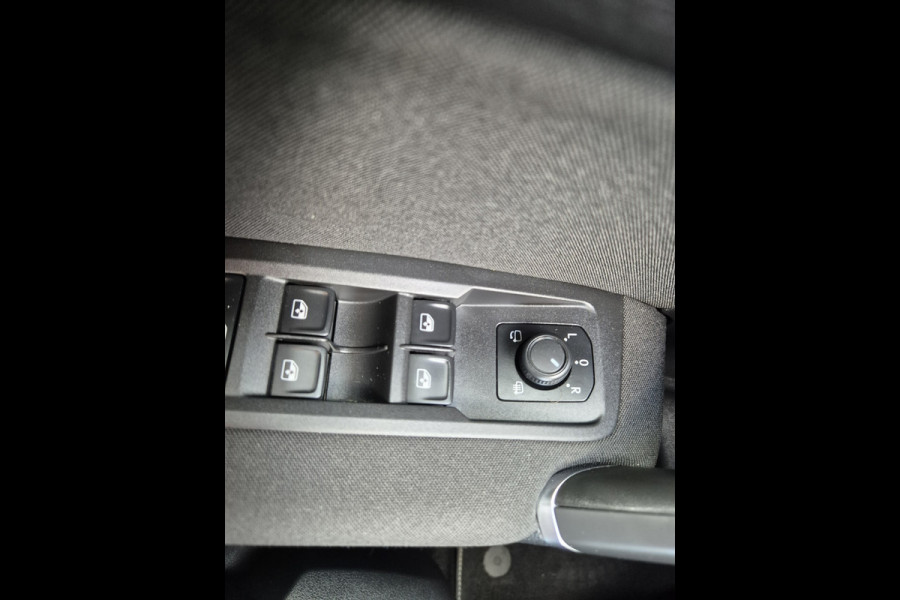 Volkswagen Touran 1.0 TSI Comfortline 7p Camera/Navigatie,parkeersensoren,