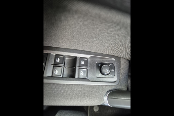 Volkswagen Touran 1.0 TSI Comfortline 7p Camera/Navigatie,parkeersensoren,