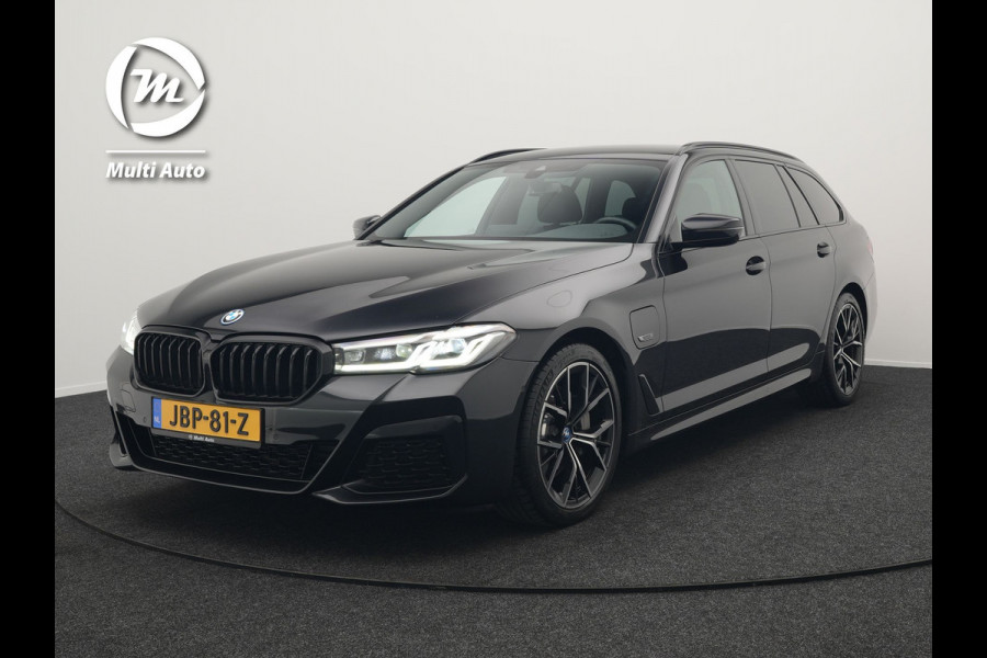 BMW 5 Serie Touring 530e M Sport Plug In Hybrid 293pk Dealer O.H PHEV | Sfeerverlichting | Lederen Sportstoelen Verwarmd | Apple Carplay | Cruise Control | Camera | Blis | Navigatie | DAB |