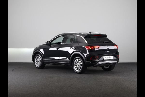 Volkswagen T-Roc 1.5 TSI Style 150 PK DSG | Trekhaak afneembaar | Navigatie | Stoel verwarming en massage | Alcantara |