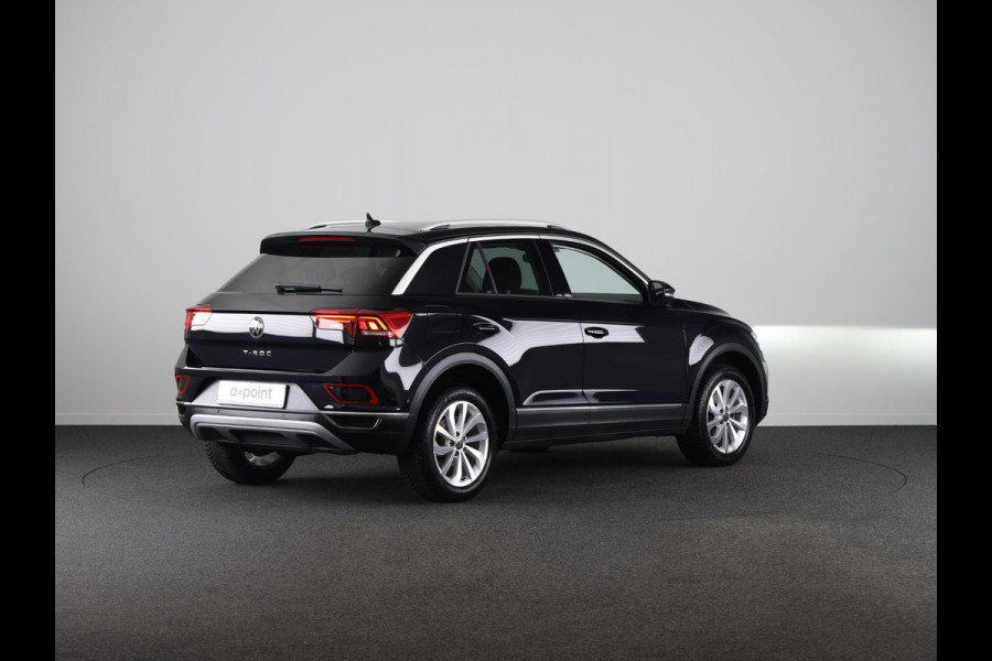 Volkswagen T-Roc 1.5 TSI Style 150 PK DSG | Trekhaak afneembaar | Navigatie | Stoel verwarming en massage | Alcantara |