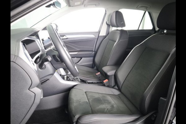 Volkswagen T-Roc 1.5 TSI Style 150 PK DSG | Trekhaak afneembaar | Navigatie | Stoel verwarming en massage | Alcantara |
