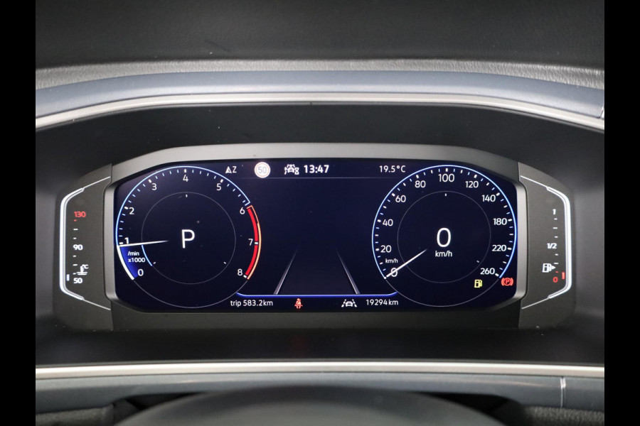Volkswagen T-Roc 1.5 TSI Style 150 PK DSG | Trekhaak afneembaar | Navigatie | Stoel verwarming en massage | Alcantara |
