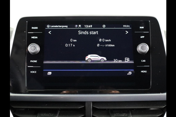 Volkswagen T-Roc 1.5 TSI Style 150 PK DSG | Trekhaak afneembaar | Navigatie | Stoel verwarming en massage | Alcantara |