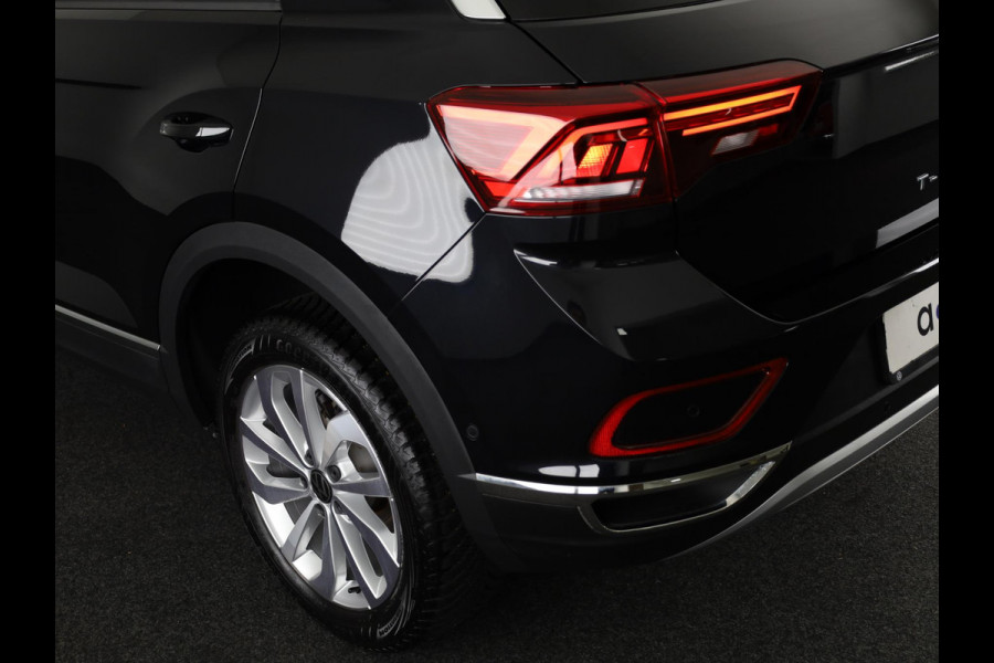 Volkswagen T-Roc 1.5 TSI Style 150 PK DSG | Trekhaak afneembaar | Navigatie | Stoel verwarming en massage | Alcantara |