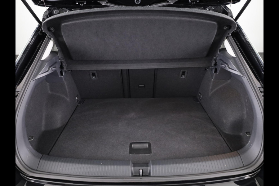 Volkswagen T-Roc 1.5 TSI Style 150 PK DSG | Trekhaak afneembaar | Navigatie | Stoel verwarming en massage | Alcantara |