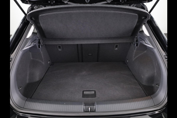 Volkswagen T-Roc 1.5 TSI Style 150 PK DSG | Trekhaak afneembaar | Navigatie | Stoel verwarming en massage | Alcantara |