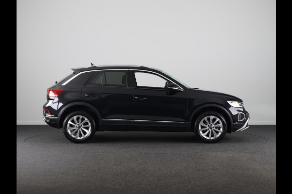 Volkswagen T-Roc 1.5 TSI Style 150 PK DSG | Trekhaak afneembaar | Navigatie | Stoel verwarming en massage | Alcantara |