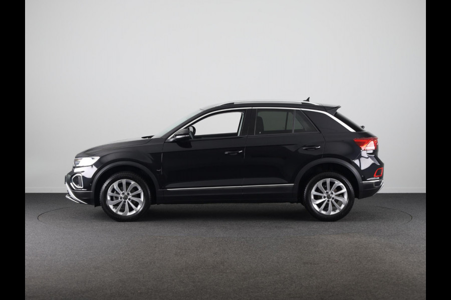 Volkswagen T-Roc 1.5 TSI Style 150 PK DSG | Trekhaak afneembaar | Navigatie | Stoel verwarming en massage | Alcantara |