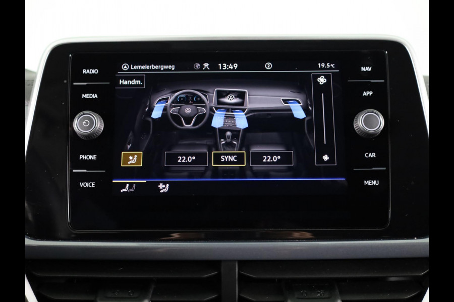Volkswagen T-Roc 1.5 TSI Style 150 PK DSG | Trekhaak afneembaar | Navigatie | Stoel verwarming en massage | Alcantara |