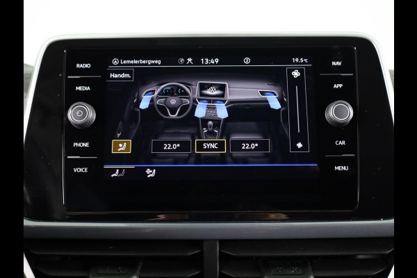 Volkswagen T-Roc 1.5 TSI Style 150 PK DSG | Trekhaak afneembaar | Navigatie | Stoel verwarming en massage | Alcantara |