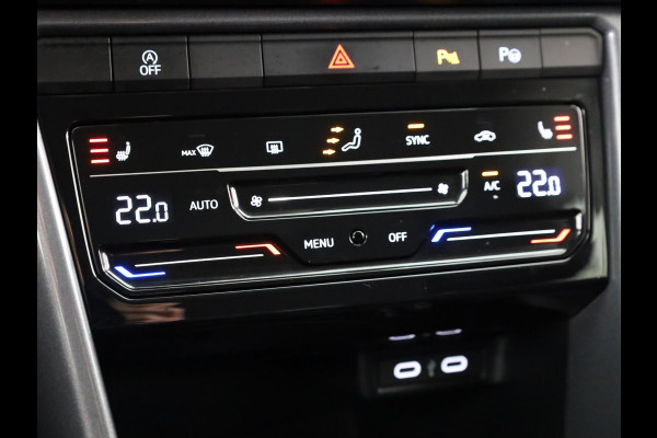 Volkswagen T-Roc 1.5 TSI Style 150 PK DSG | Trekhaak afneembaar | Navigatie | Stoel verwarming en massage | Alcantara |