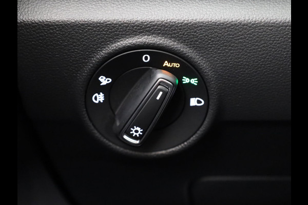 Volkswagen T-Roc 1.5 TSI Style 150 PK DSG | Trekhaak afneembaar | Navigatie | Stoel verwarming en massage | Alcantara |