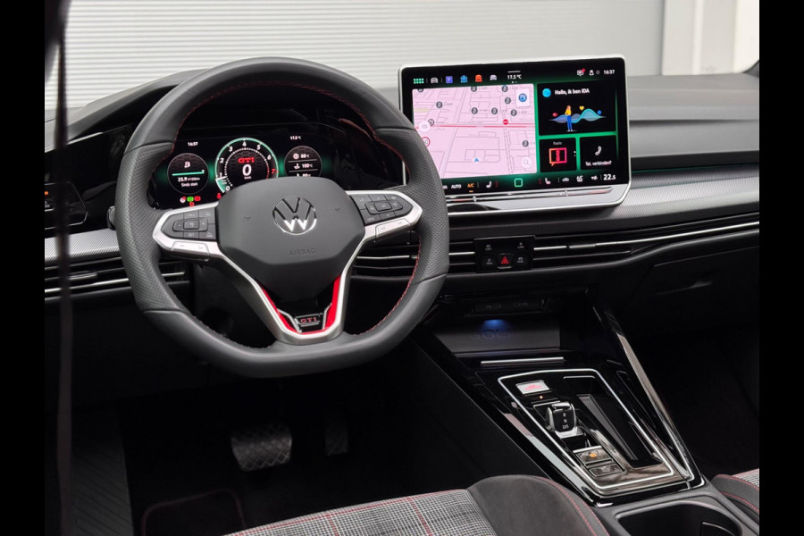 Volkswagen Golf 2.0 TSI GTI Pano/Camera/HuD/Trekhaak