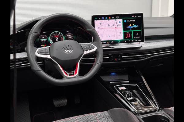 Volkswagen Golf 2.0 TSI GTI Pano/Camera/HuD/Trekhaak