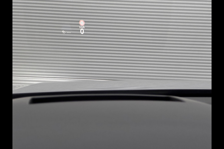 Volkswagen Golf 2.0 TSI GTI Pano/Camera/HuD/Trekhaak
