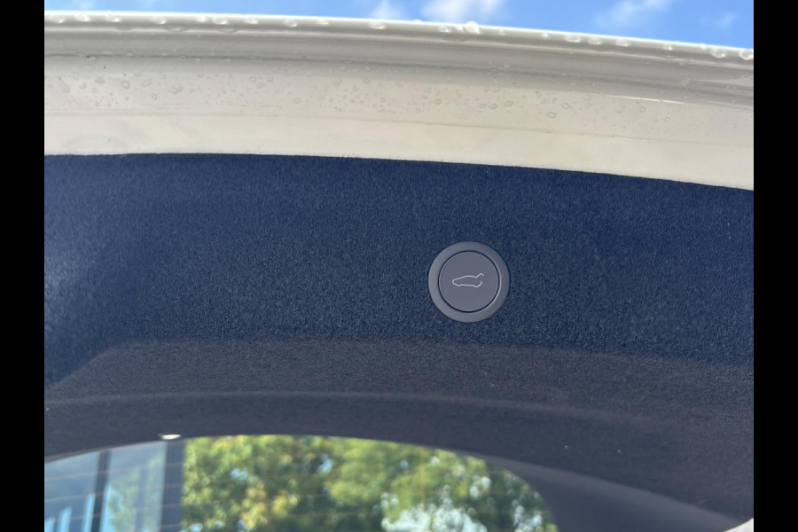 Tesla Model Y RWD 58 kWh NIEUW MODEL| VAN: 44.900,- VOOR: 42.877,- UW HERSFTVOORDEEL: 2.023,- EURO | ORIGINEEL NL auto | TESLA VOLLEDIGE GARANTIE T/M 05-2029/80.000KM