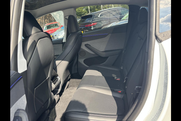 Tesla Model Y RWD 58 kWh NIEUW MODEL| VAN: 44.900,- VOOR: 42.877,- UW HERSFTVOORDEEL: 2.023,- EURO | ORIGINEEL NL auto | TESLA VOLLEDIGE GARANTIE T/M 05-2029/80.000KM