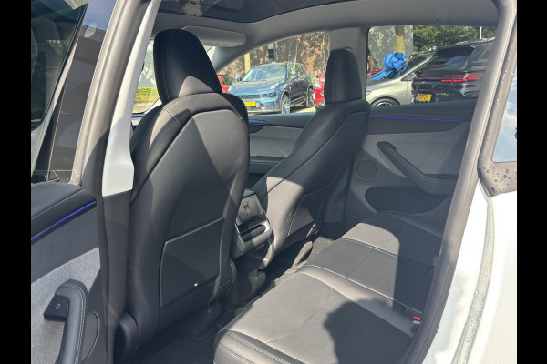 Tesla Model Y RWD 58 kWh NIEUW MODEL| VAN: 44.900,- VOOR: 42.877,- UW HERSFTVOORDEEL: 2.023,- EURO | ORIGINEEL NL auto | TESLA VOLLEDIGE GARANTIE T/M 05-2029/80.000KM