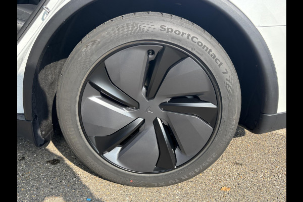 Tesla Model Y RWD 58 kWh NIEUW MODEL| VAN: 44.900,- VOOR: 42.877,- UW HERSFTVOORDEEL: 2.023,- EURO | ORIGINEEL NL auto | TESLA VOLLEDIGE GARANTIE T/M 05-2029/80.000KM