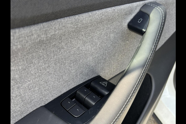 Tesla Model Y RWD 58 kWh NIEUW MODEL| VAN: 44.900,- VOOR: 42.877,- UW HERSFTVOORDEEL: 2.023,- EURO | ORIGINEEL NL auto | TESLA VOLLEDIGE GARANTIE T/M 05-2029/80.000KM