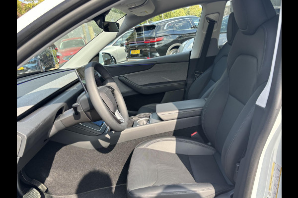 Tesla Model Y RWD 58 kWh NIEUW MODEL| VAN: 44.900,- VOOR: 42.877,- UW HERSFTVOORDEEL: 2.023,- EURO | ORIGINEEL NL auto | TESLA VOLLEDIGE GARANTIE T/M 05-2029/80.000KM
